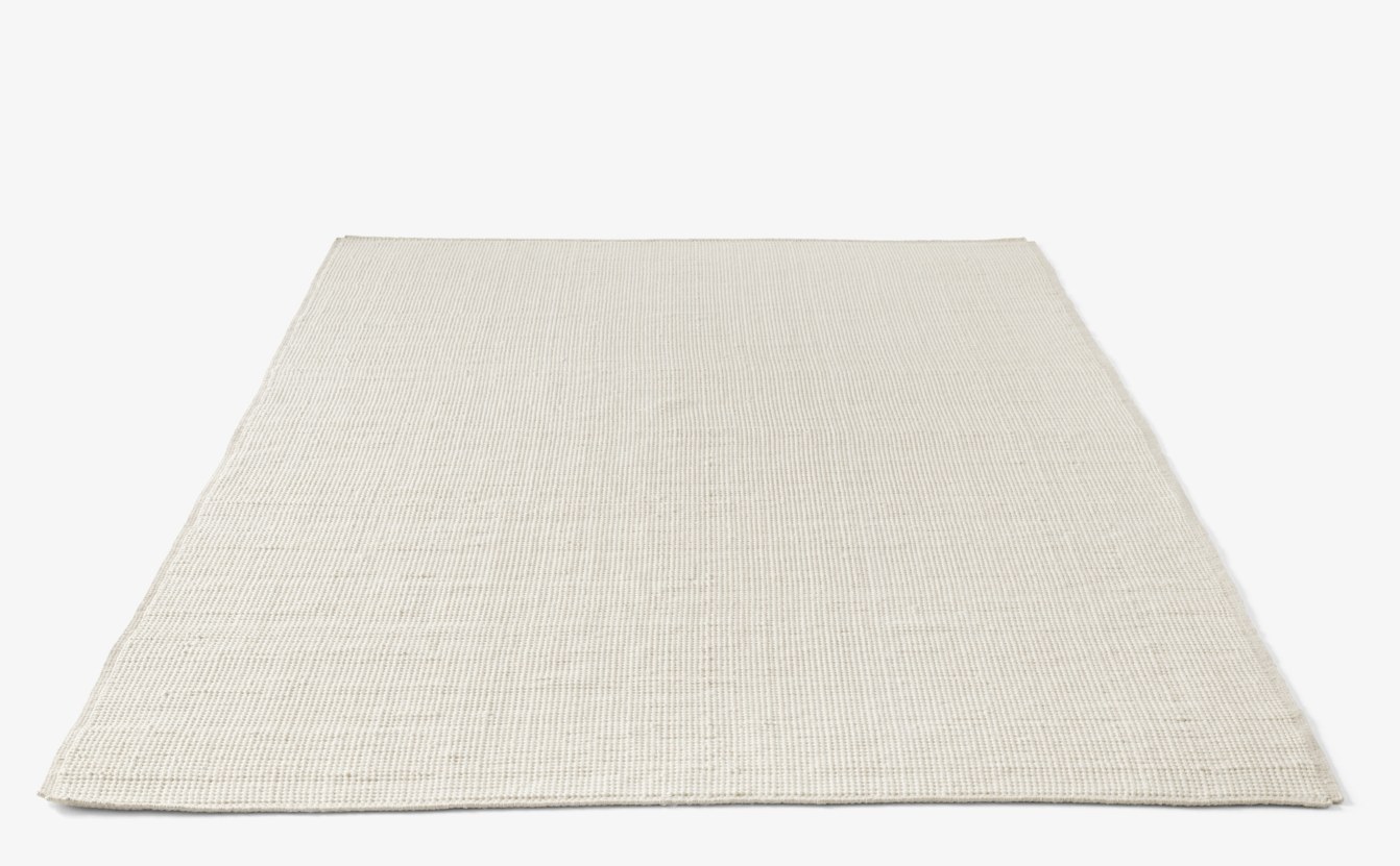 AndTradition Collect Teppich SC84/SC85 in Beige, einfarbiger Wollteppich für Wohnzimmer und Schlafzimmer.