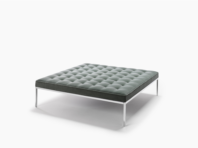 Quadratische Relax Florence Bank von Knoll International mit grauer Polsterung und verchromtem Metallgestell.
