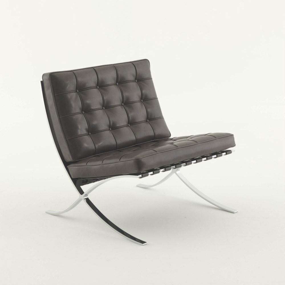 Barcelona Sessel von Knoll International: Brauner Ledersessel mit verchromtem Stahlgestell. Designklassiker für Wohnzimmer und Büro.