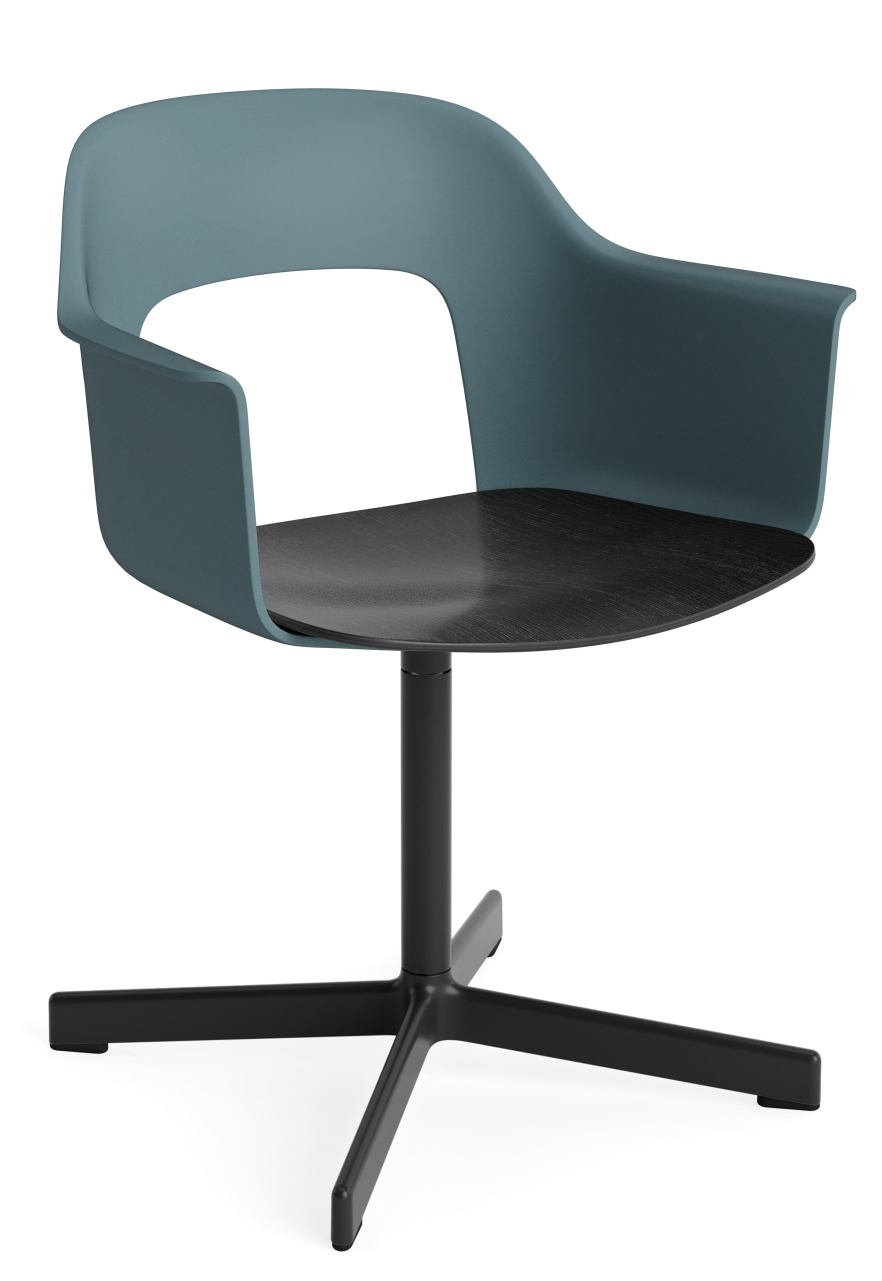 Hay Layout Armchair 232 Armlehnstuhl in blau mit schwarzer Sitzfläche und schwarzem Drehfuß.