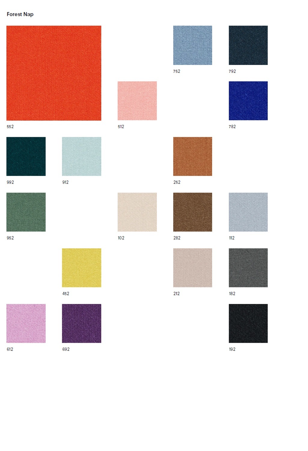 Stoffmusterkarte Forest Nap von Kvadrat: Übersicht der verschiedenen Farben und Texturen des Polsterstoffs.