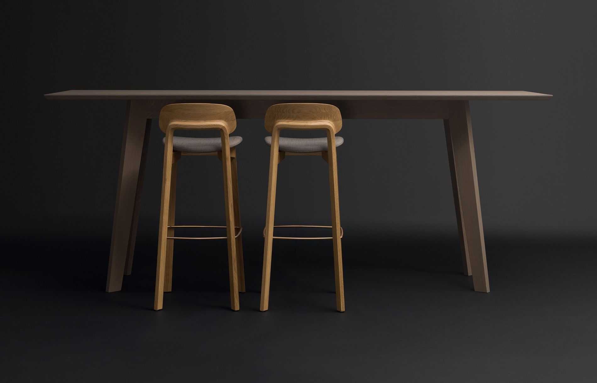 CENA High Tisch mit zwei Barhockern aus Holz, modernes Design für Esszimmer oder Küche.