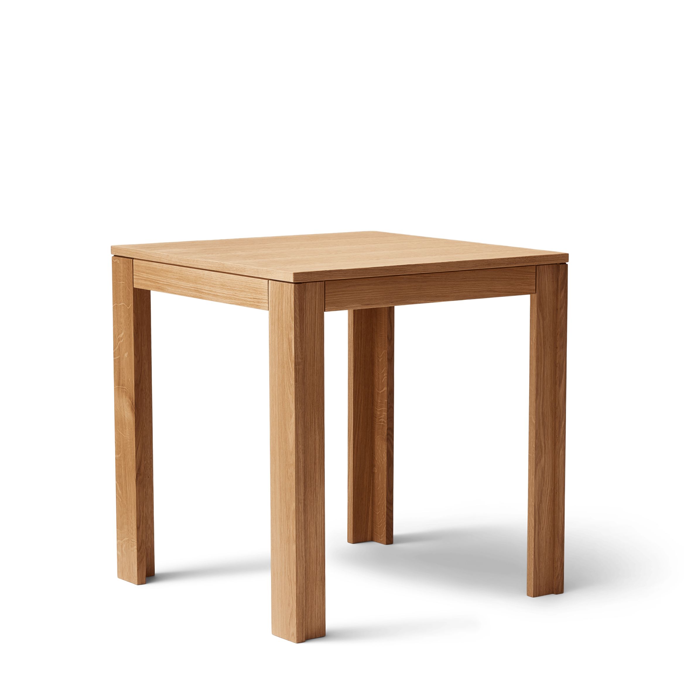 Element Tisch von Form & Refine, 70x70 cm, aus hellem Eichenholz, quadratisch, minimalistisches Design.