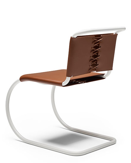 MR Freischwinger Stuhl von Knoll International mit braunem Leder und weißem Stahlrohrgestell.