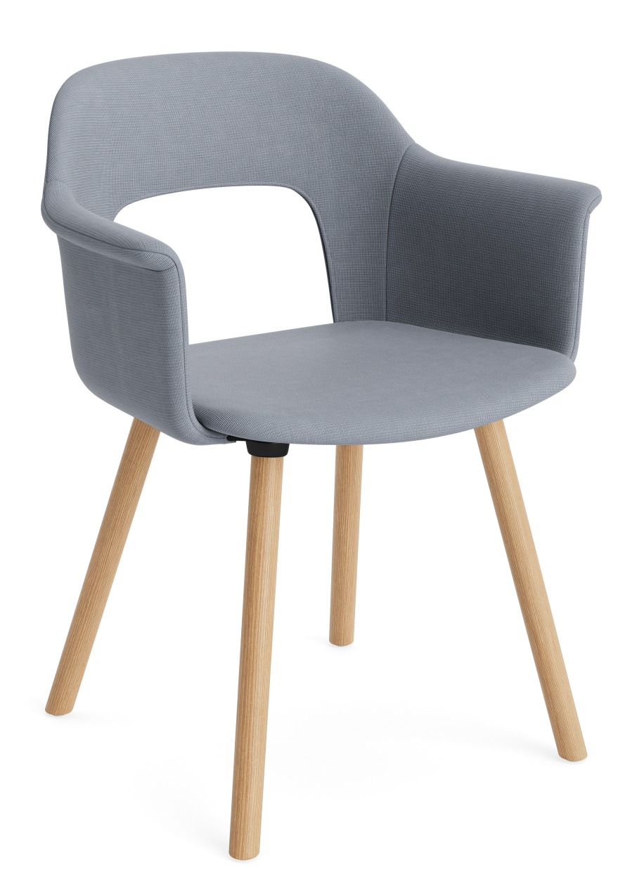 Layout Armchair von Hay: Moderner Armlehnstuhl in Grau mit Holzbeinen für Esszimmer und Wohnbereich.