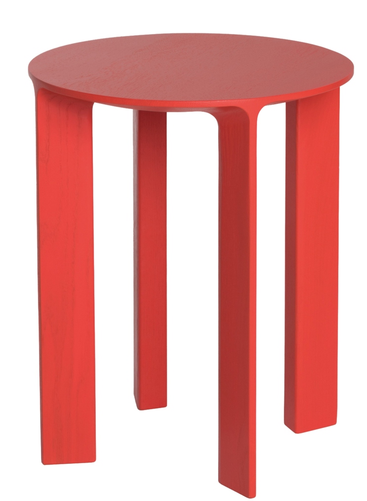 Roter Schönbuch Hocker Hans aus Holz mit runder Sitzfläche und drei Beinen.