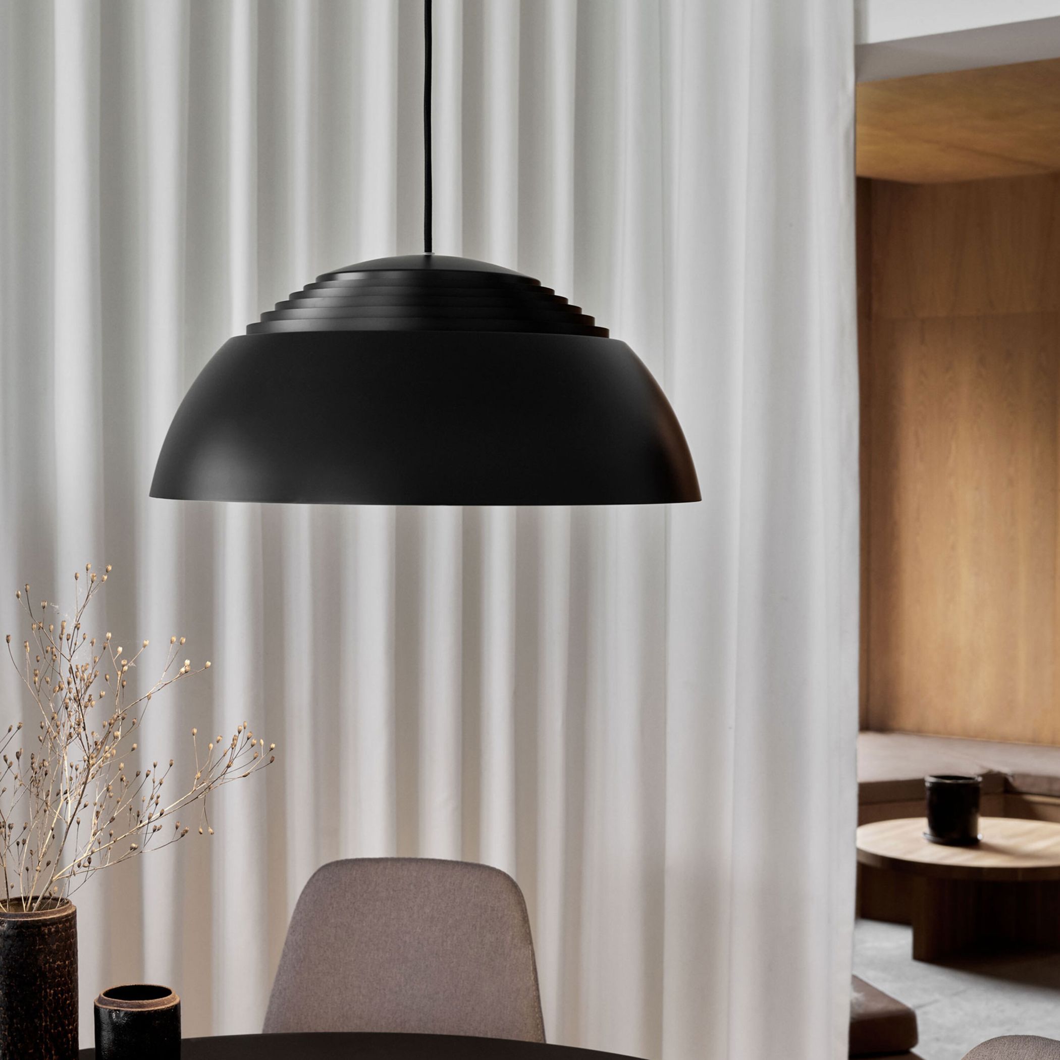 AJ Royal hanglamp van Louis Poulsen