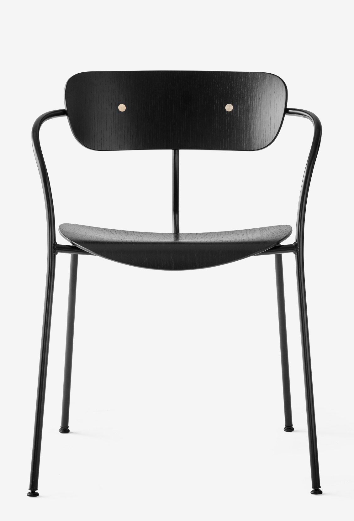 Pavilion AV2 Armchair von AndTradition, schwarzer Eichenholz Stuhl mit Armlehnen, modernes Design.