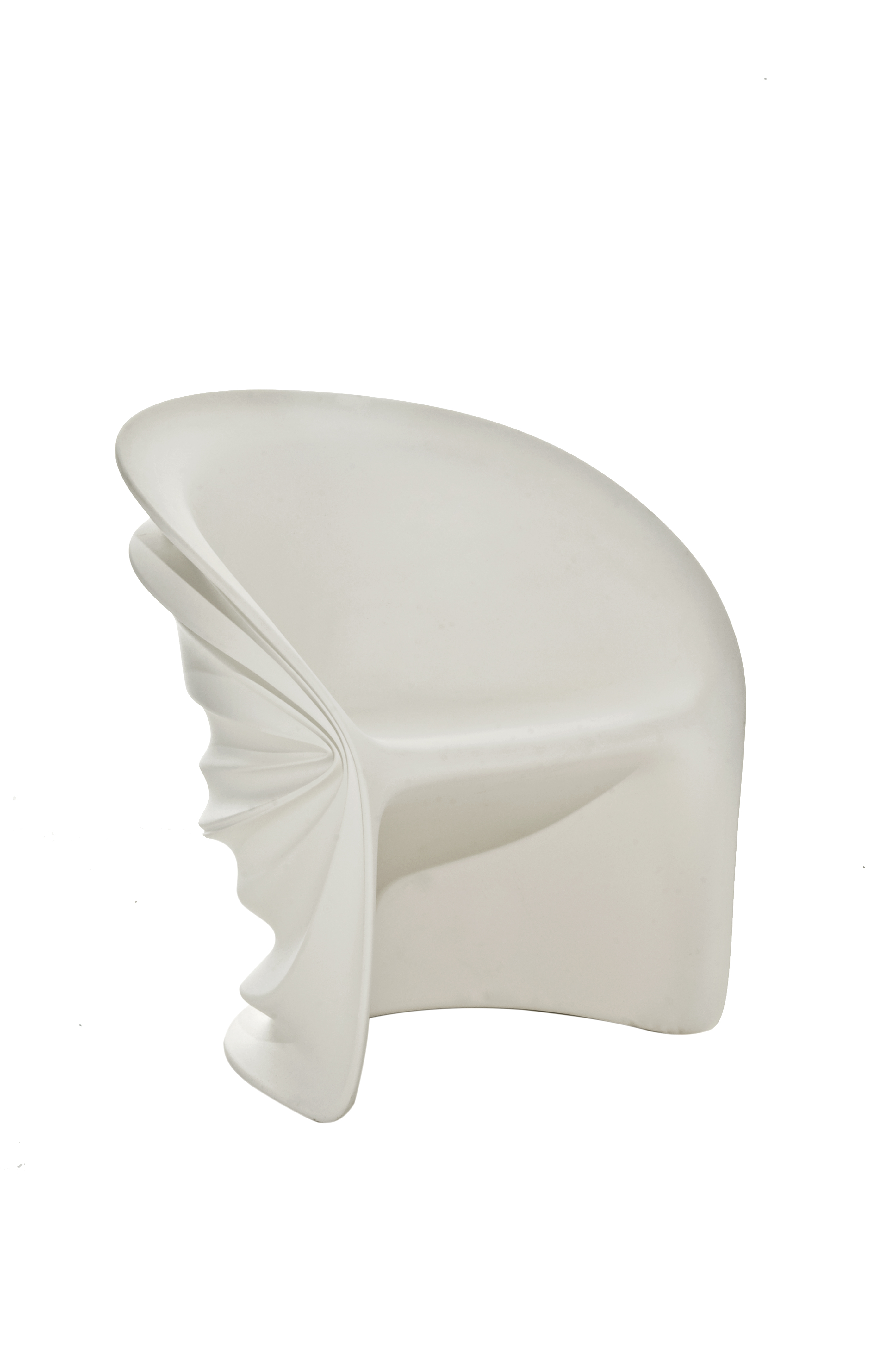 Weißer Modesty Veiled Sessel von Driade, modernes Designmöbel mit skulpturaler Form für Wohnzimmer und Lounge.