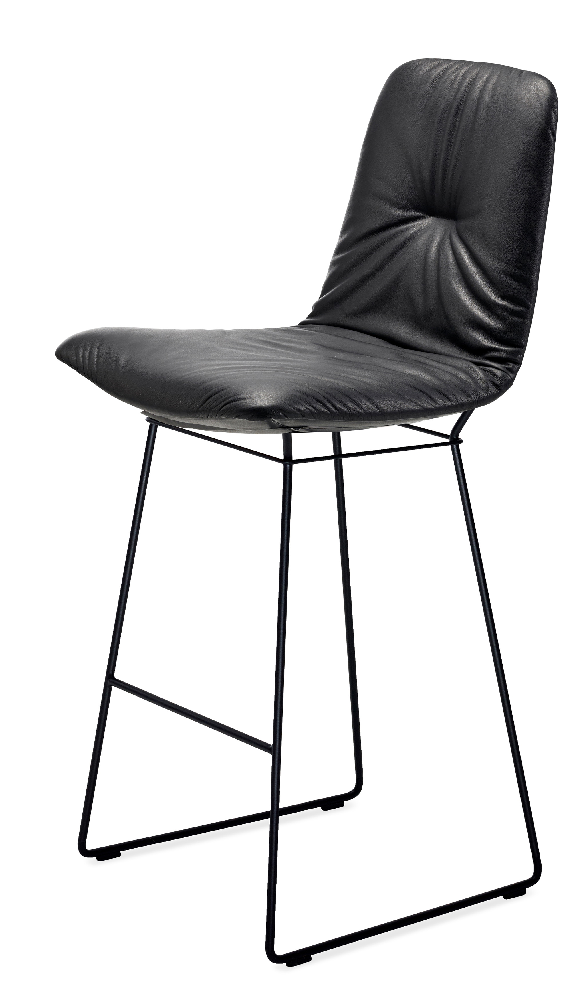 Schwarzer Leya Counterstool Barhocker mit Lederbezug und filigranem Metallgestell von Freifrau Manufaktur.