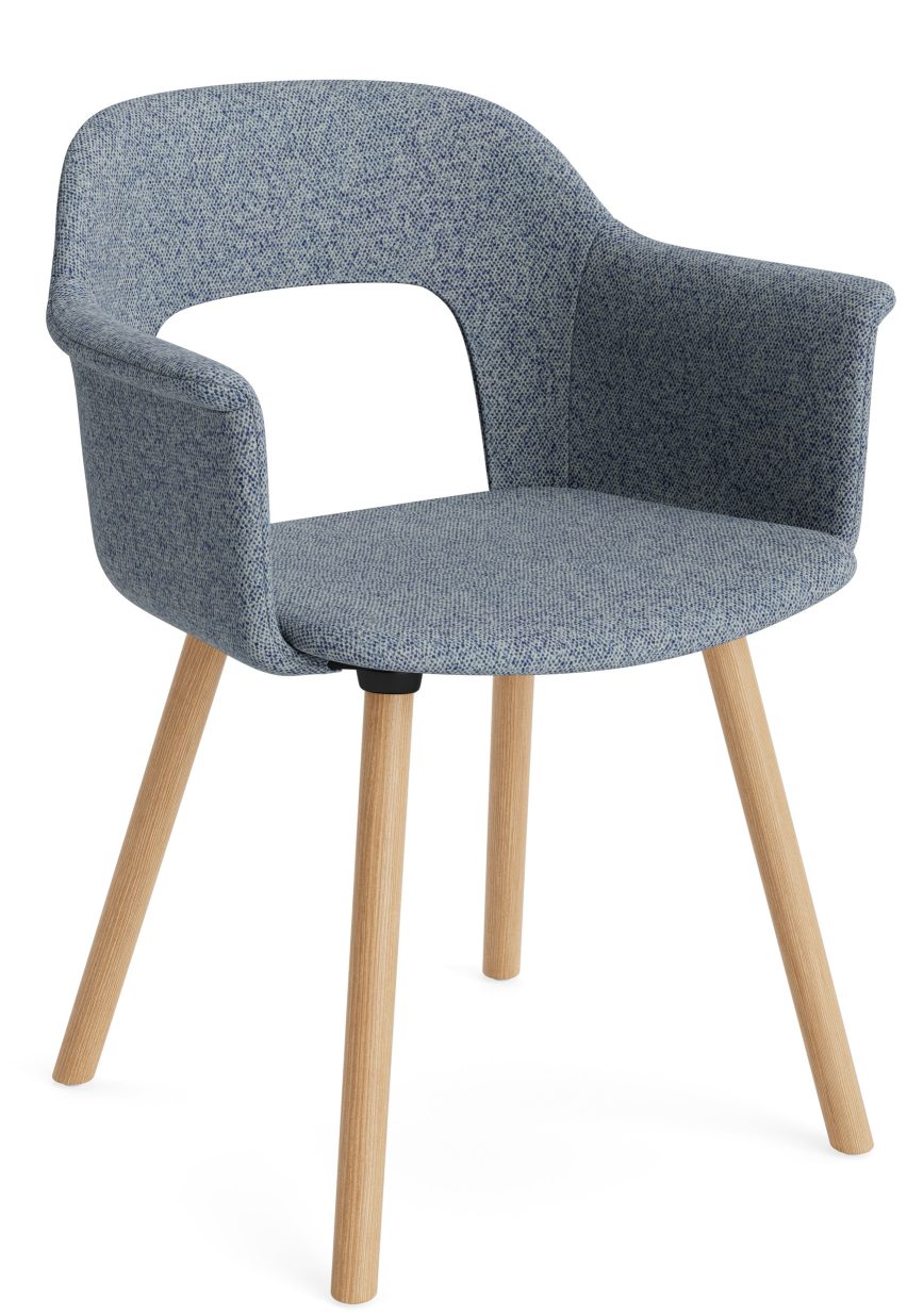 Layout Armchair 224 Armlehnstuhl von Hay, blauer Stoffbezug und helle Holzbeine, moderner skandinavischer Sessel.