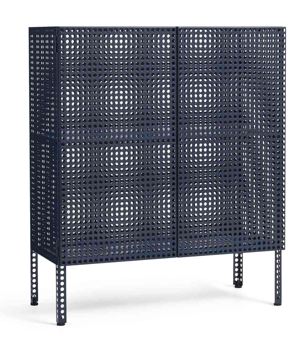 Blaues Hay Sideboard "Perforated Cabinet Floor Medium" mit Lochmuster und Metallbeinen für Wohnzimmer und Büro.