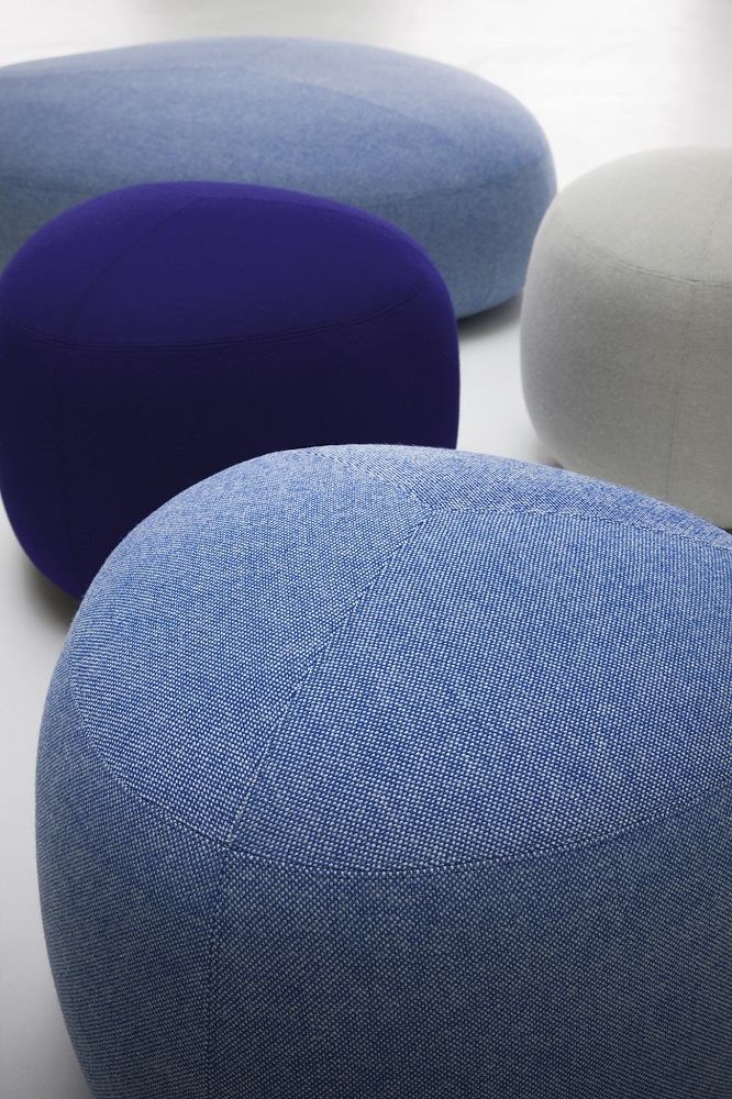 Kipu D06 Mini Sitzkissen in Blau, Lila und Grau, moderne Hocker für Wohnzimmer und Büro.