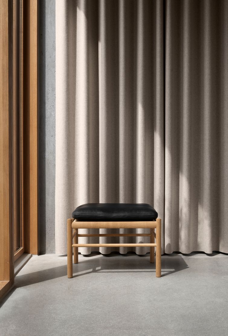 OW149F Koloniale voetenbank Carl Hansen & Søn
