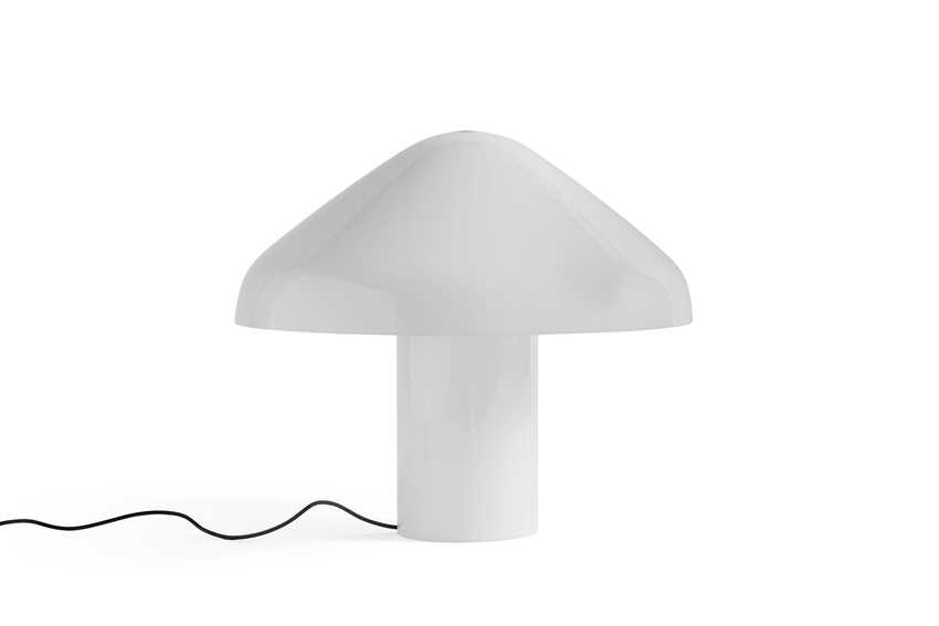 Weiße Pao Tischleuchte von Hay aus Glas, moderne Pilzform für Wohnzimmer und Nachttisch.
