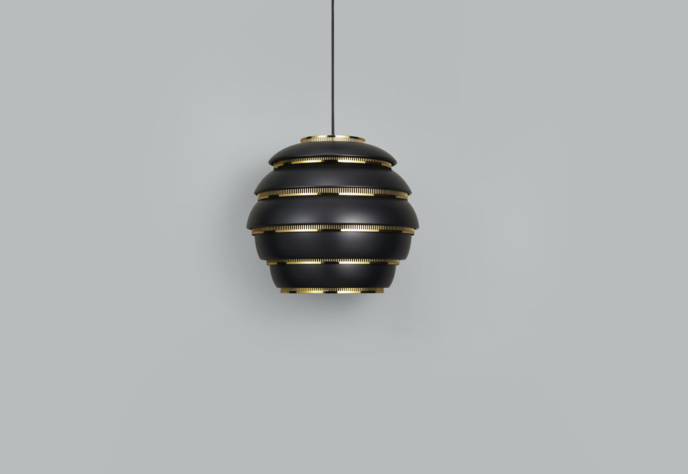 A331 Beehive Hängeleuchte in Schwarz mit goldenen Akzenten, moderne Pendelleuchte für Wohnräume.