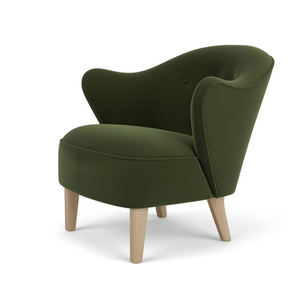 Audo Ingeborg Sessel in Olivgrün mit Holzbeinen, moderner Ohrensessel für Wohnzimmer und Lounge.