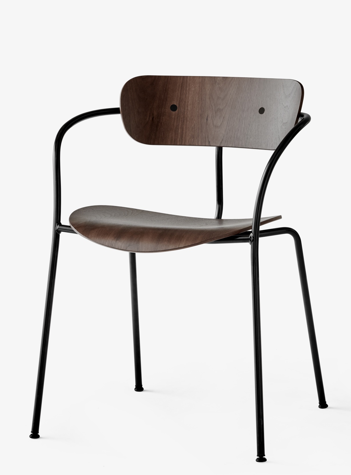 Pavilion AV2 Armchair von AndTradition, Armlehnstuhl aus Eiche in Schwarz, modernes Design für Wohnzimmer und Büro.