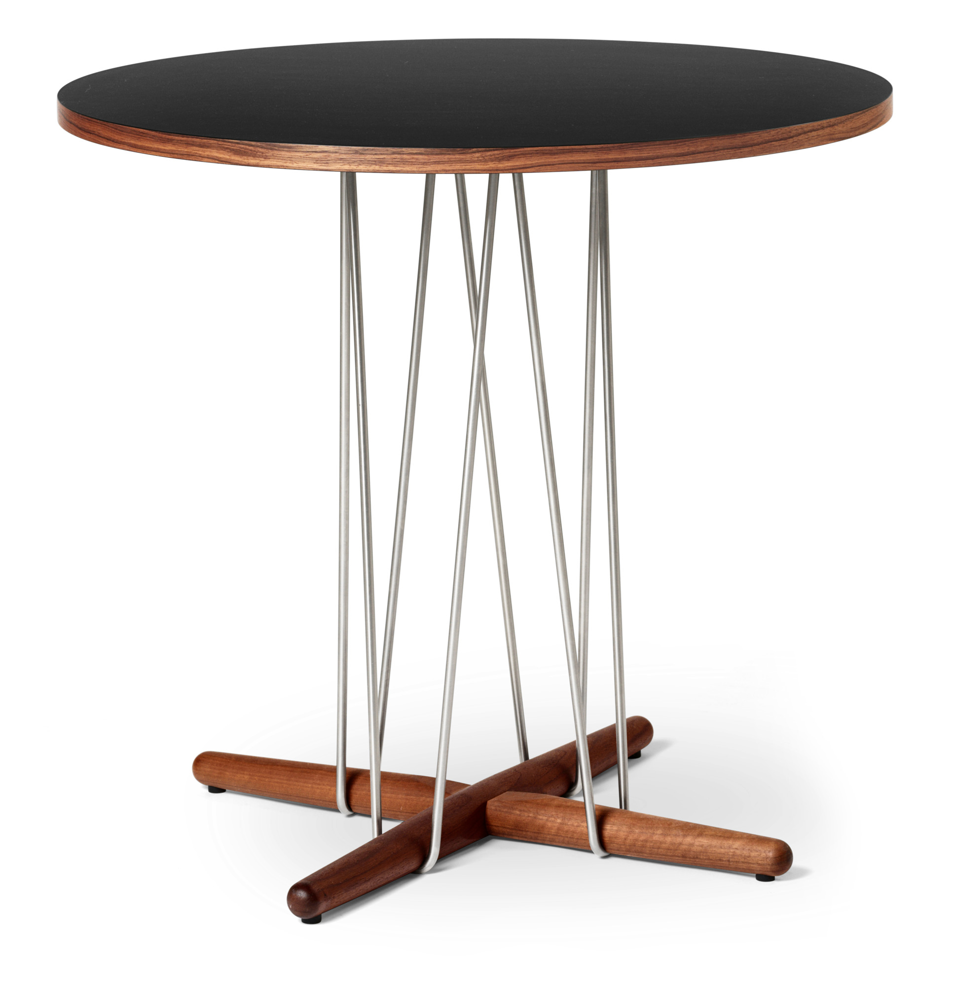 E020 Embrace Tisch von Carl Hansen & Søn aus Walnuss mit schwarzer Tischplatte.