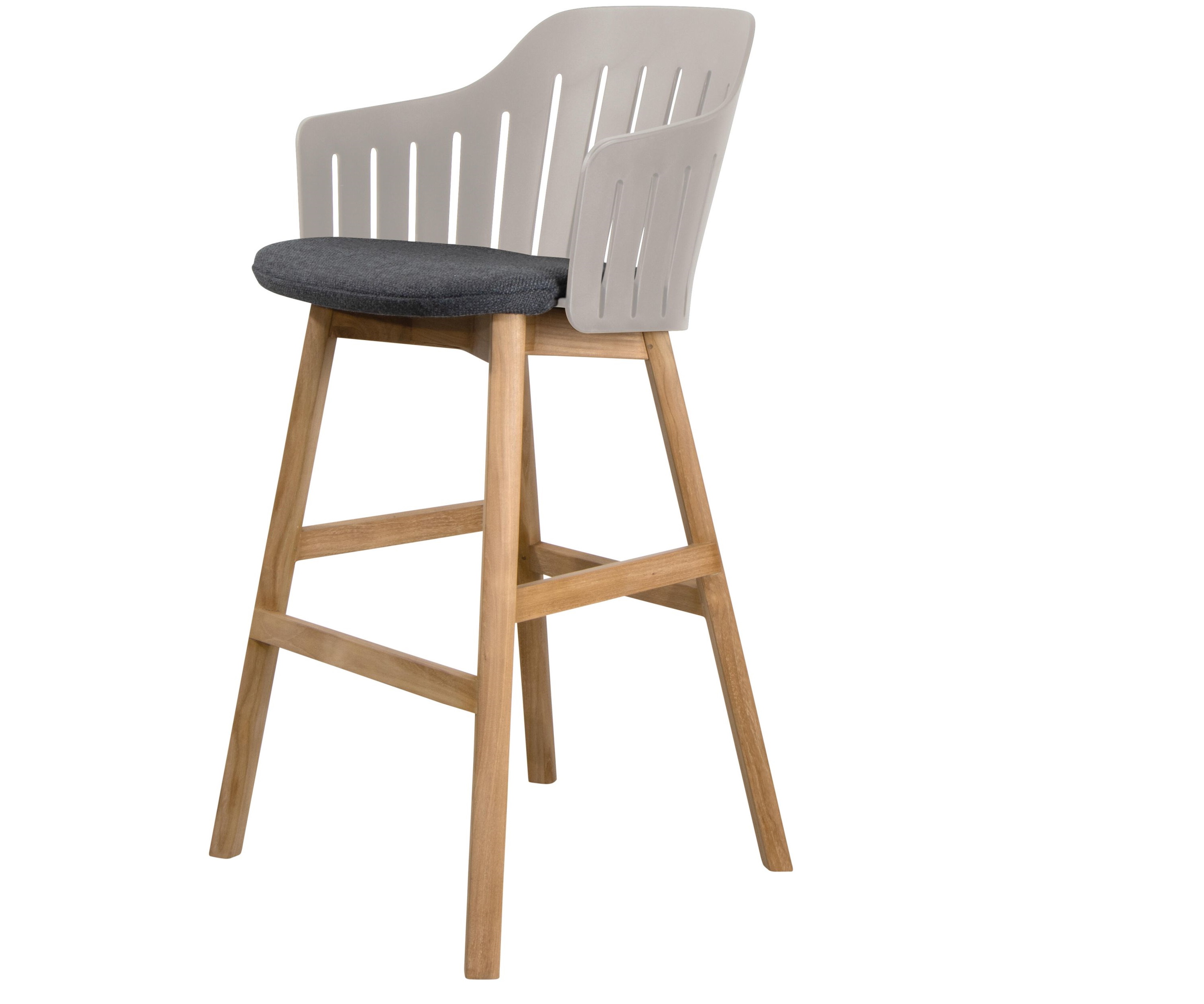 Bild eines Outdoor-Stuhls mit taupefarbenem "Choice" Sitzkissen von Cane-Line, bequeme Gartenmöbel.