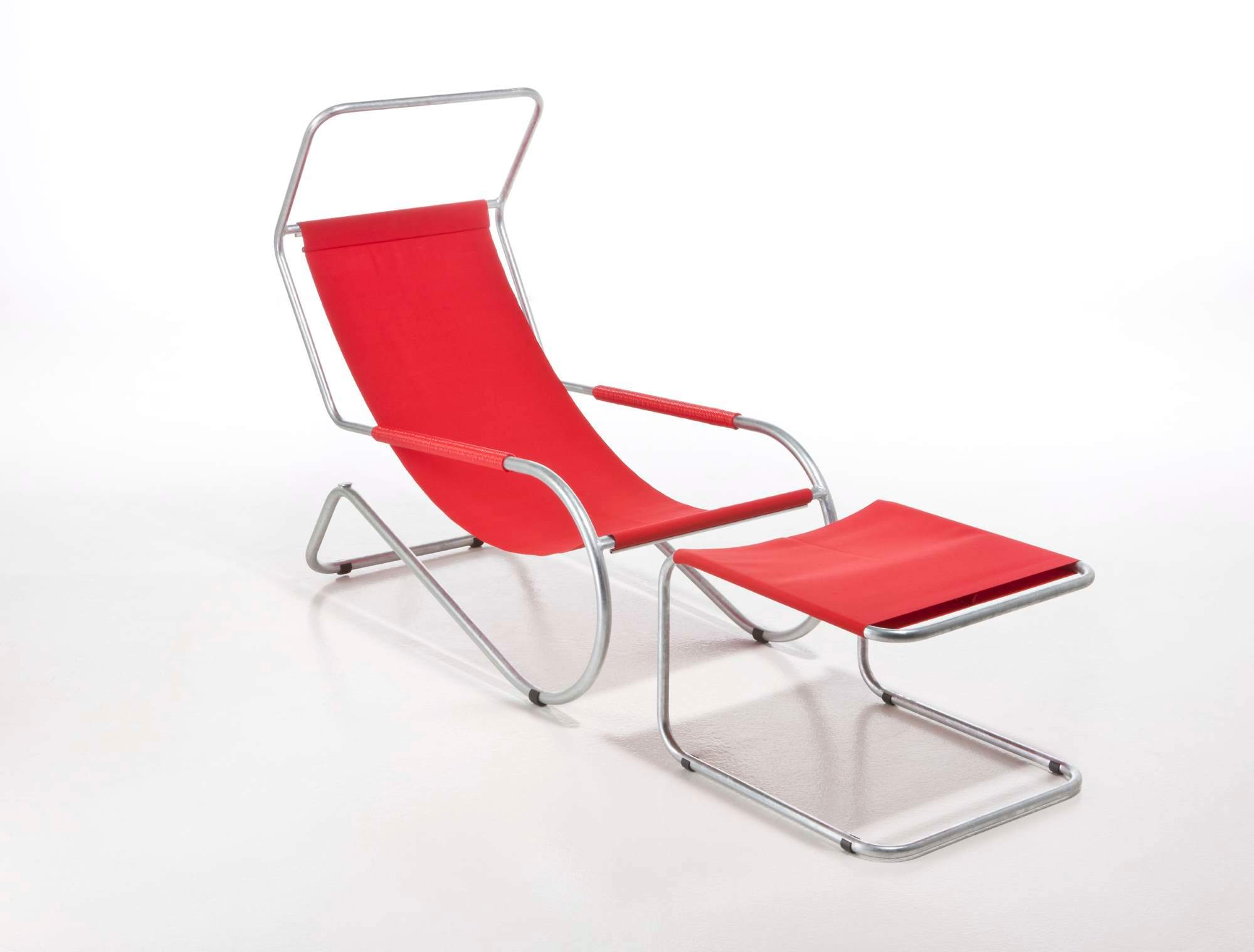 Rote Lido Liege mit Fußhocker, modernes Design mit Stahlrohrgestell und Stoffbezug.