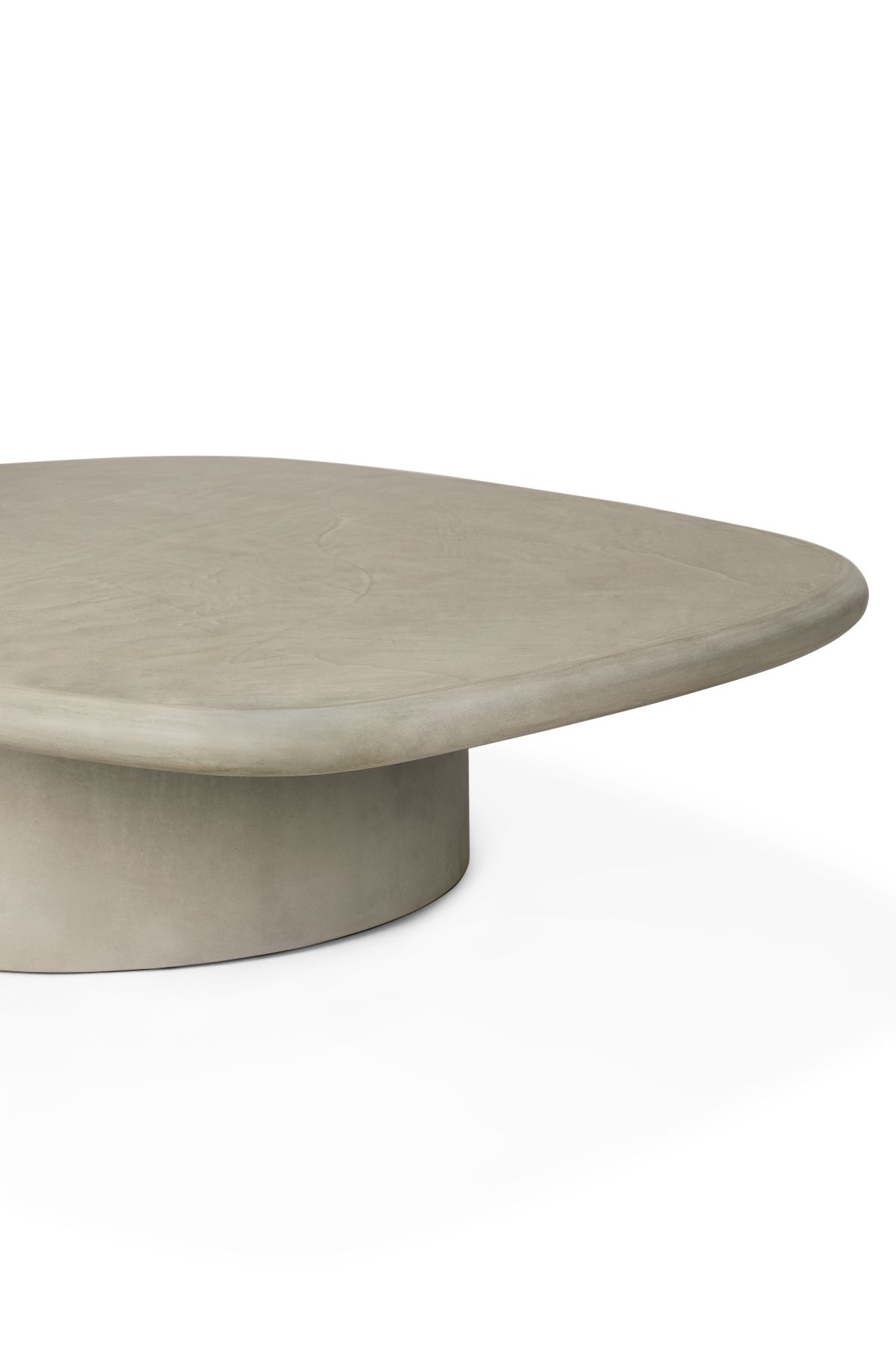 Elements Outdoor salontafel in kiezelvorm van Ethnicraft