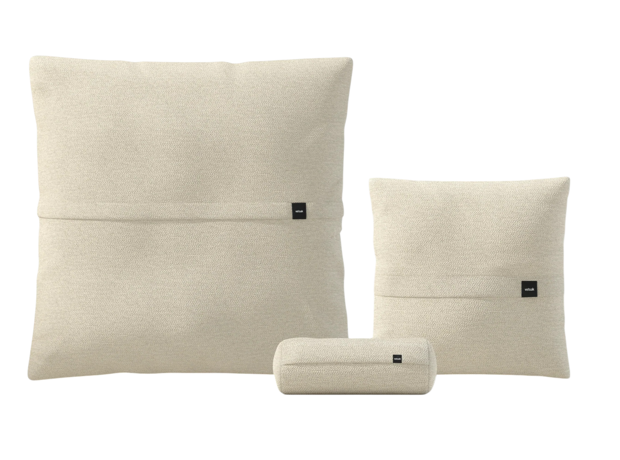 Vetsak Pillow Set: Drei beigefarbene Kissen in verschiedenen Größen, ideal für Wohnzimmer und Schlafzimmer.
