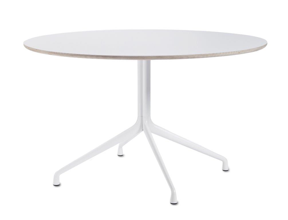 Weißer About A Table AAT15 Tisch von Hay mit runder Tischplatte und filigranem Fußgestell.