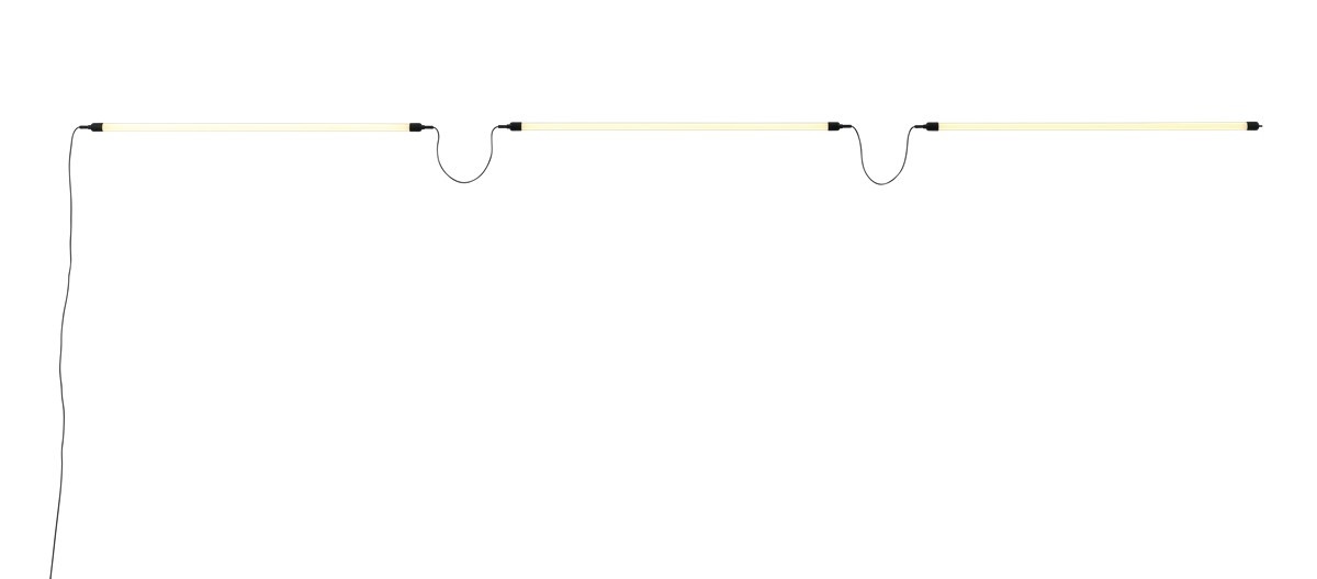Muuto Fine Wall Ceiling Lampe: Dünne, modulare LED-Wandleuchte mit Kabel auf weißem Hintergrund.