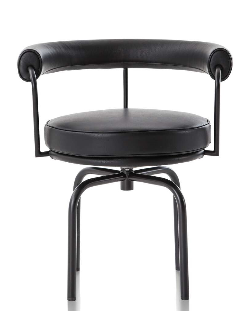 Schwarzer 7 Fauteuil Tournant Drehsessel von Cassina mit Lederbezug und Metallgestell, Frontansicht.