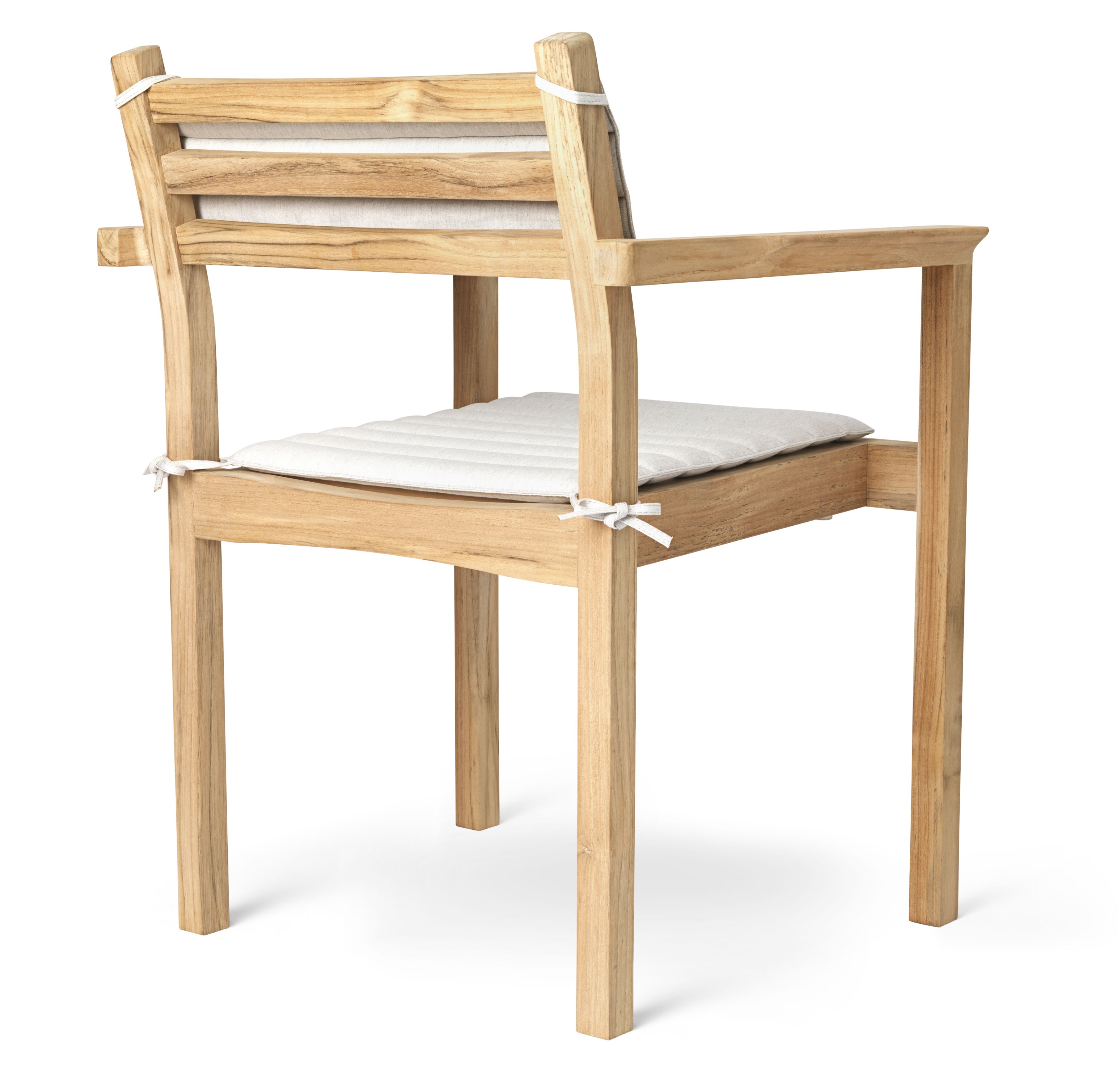CU AH501S Sitzkissen für Carl Hansen AH501 Stuhl Outdoor, weiße Auflage mit Bindebändern.