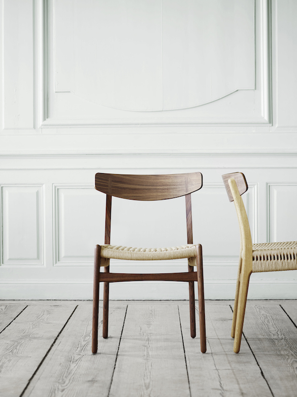 CH23 Stuhl von Carl Hansen & Søn aus Holz mit geflochtener Sitzfläche.