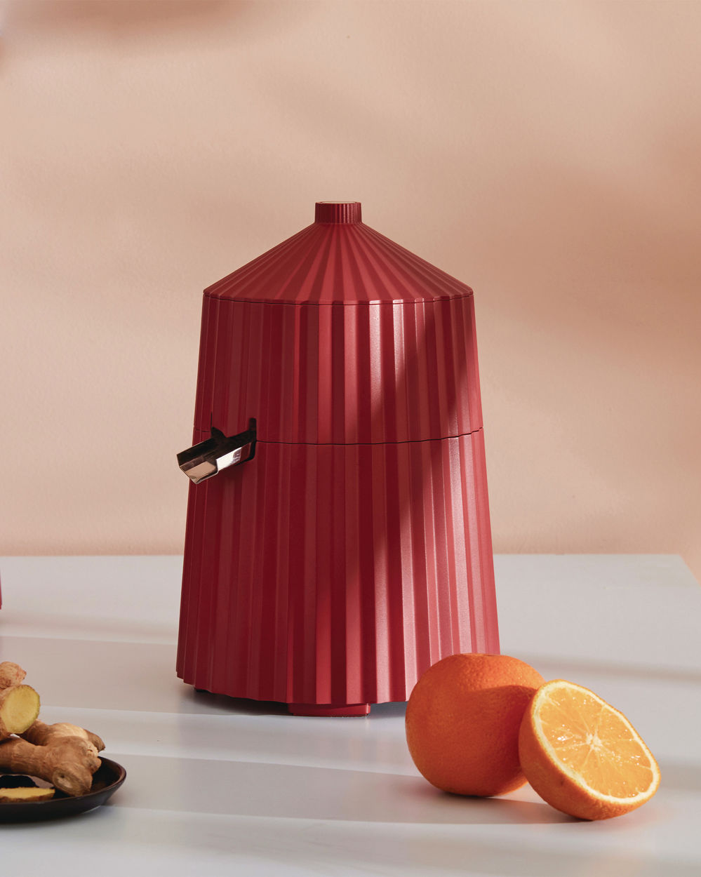 MDL07 B Plisse / Plissé Elektrische citroenpers zwart Alessi