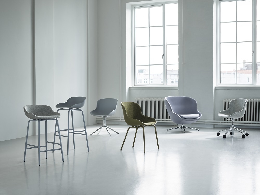 Hyg Lounge Chair Low Swivel Sessel von Normann Copenhagen in verschiedenen Ausführungen und Farben.