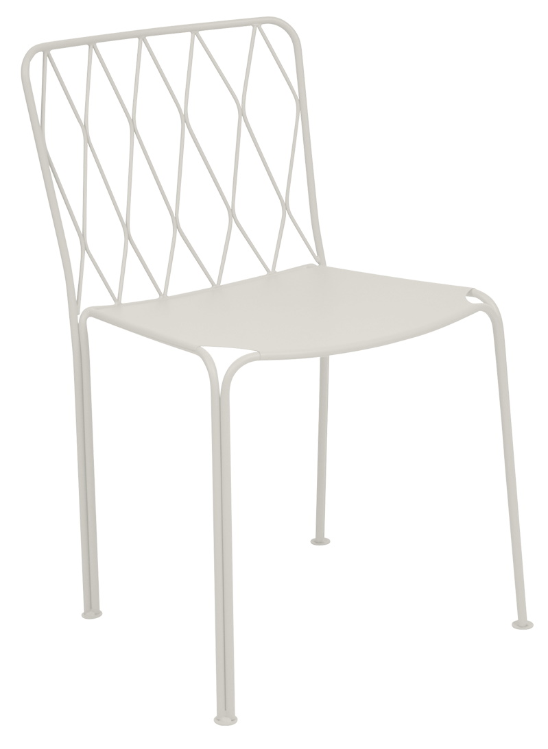 Kintbury Stuhl von Fermob für den Außenbereich, moderner Metallstuhl in Weiß mit filigranem Design.