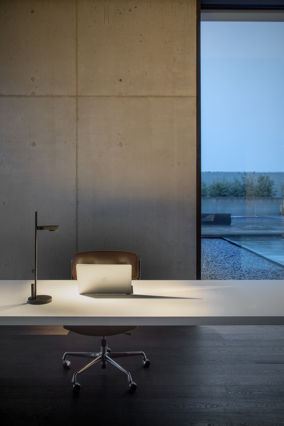 Kido Desk tafellamp met ronde voet Belux