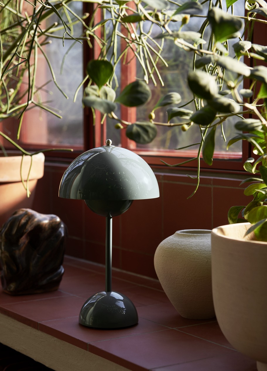 Flowerpot VP9 draagbare acculamp / tafellamp met USB AndTradition Stone blue