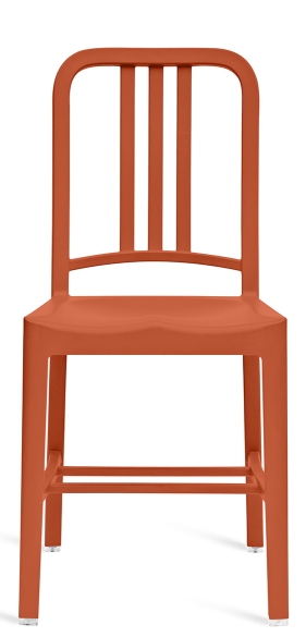 Emeco 111 Navy Chair Stuhl in Persimmon, ein robuster und stilvoller Designklassiker.