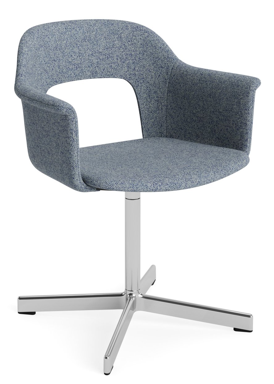 Layout Armchair von Hay, blauer Armlehnstuhl mit Stoffbezug und Drehfuß aus poliertem Aluminium.