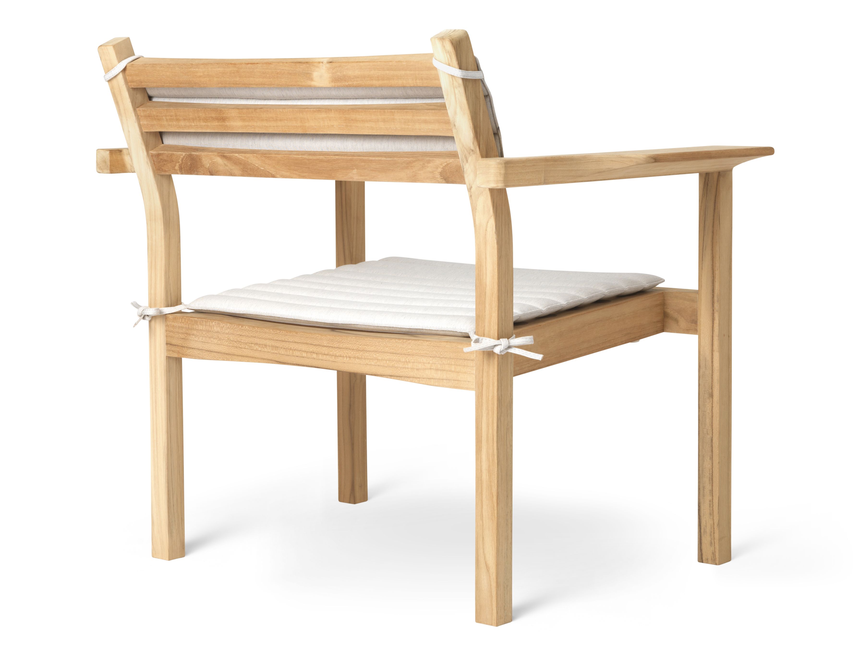 CU AH601S Sitzkissen für Carl Hansen AH601 Stuhl Outdoor, helles Polster mit Bindebändern.