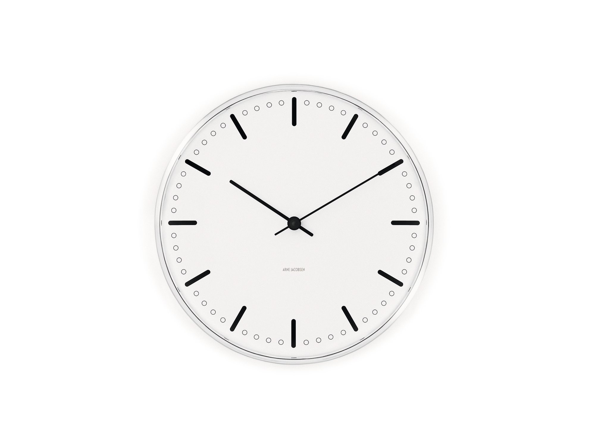 Rosendahl City Hall Wanduhr mit minimalistischem Design, weißem Zifferblatt und schwarzen Zeigern. Moderne Wanddekoration.