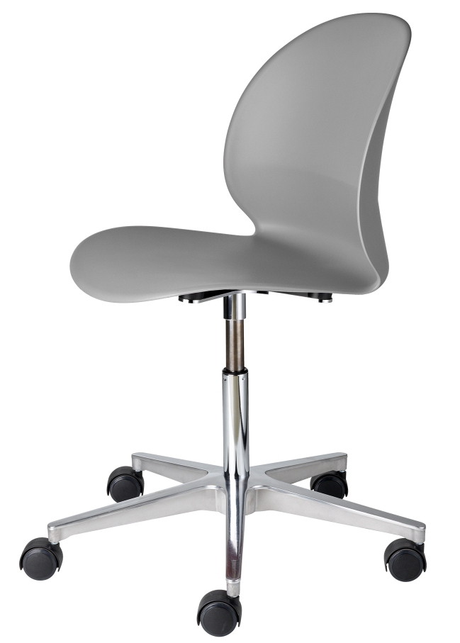 Grauer N02 Recycle Stuhl von Fritz Hansen mit Rollen und verchromtem Gestell, Seitenansicht.