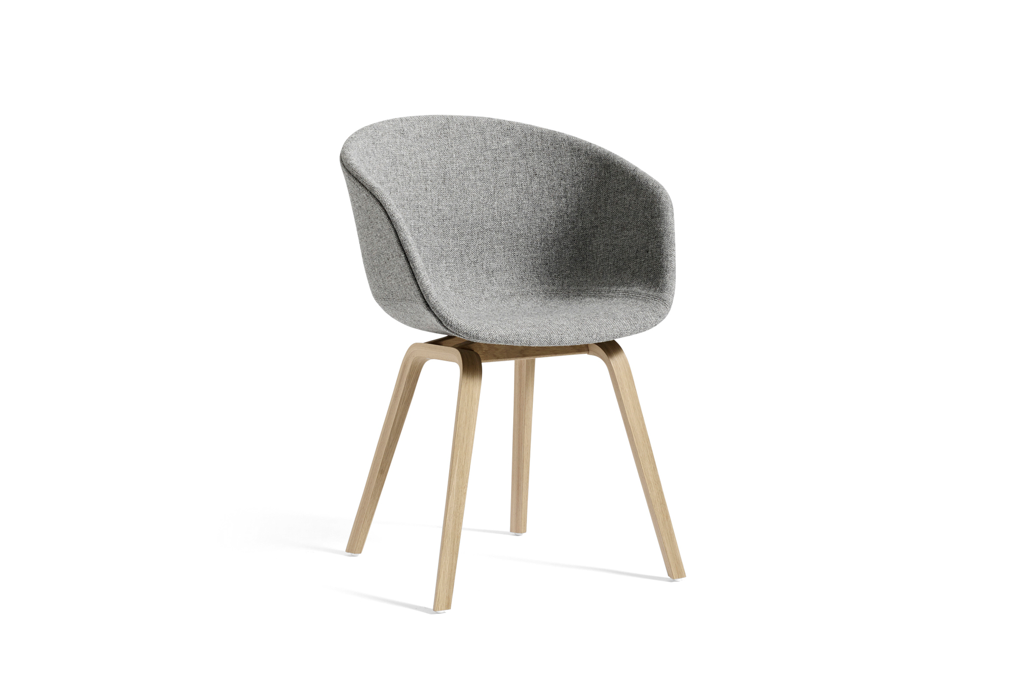 Grauer About A Chair AAC23 Stuhl mit Holzgestell und Vollpolster von Hay.
