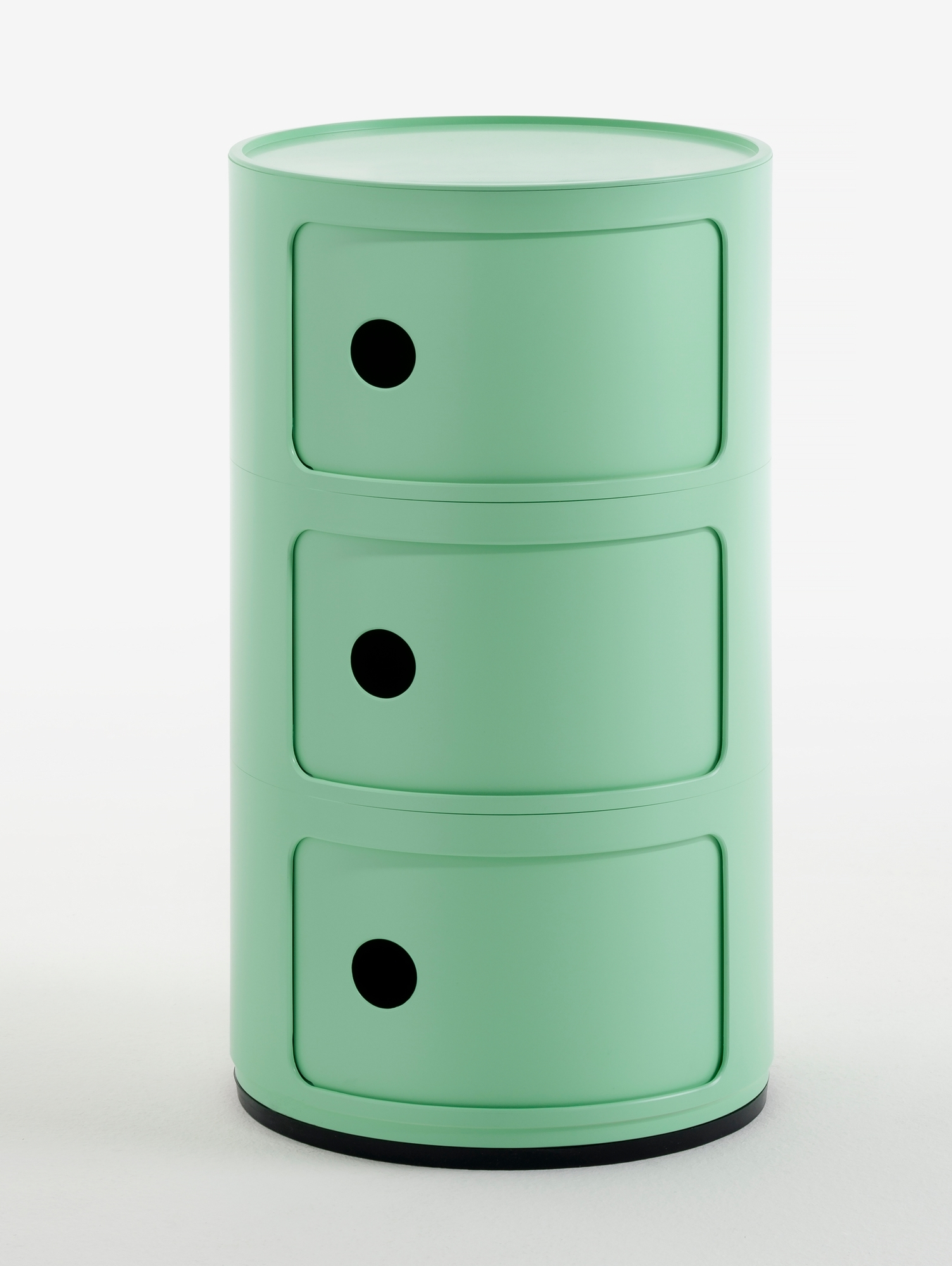 Grüner Componibili BIO 3er Turm von Kartell: Modulares Aufbewahrungsmöbel mit drei Fächern.