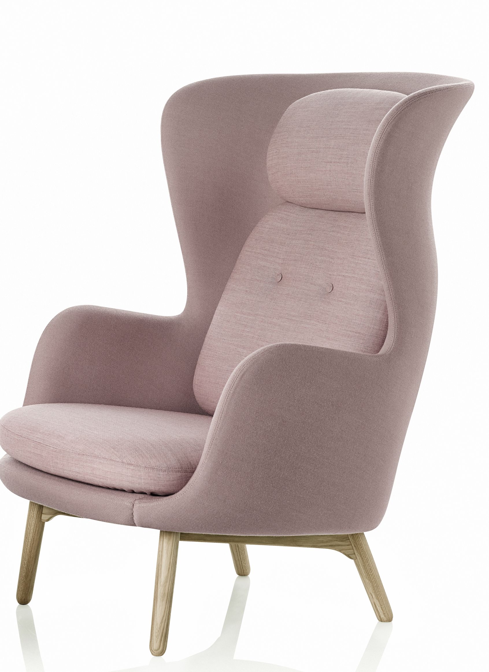 Ro Sessel Holz von Fritz Hansen in Rosa, ein moderner skandinavischer Ohrensessel mit Holzbeinen.