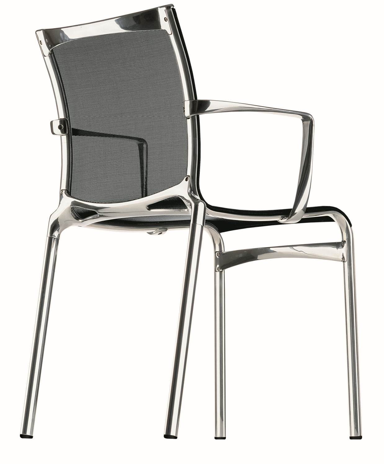 Highframe Stuhl mit Armlehne: Moderner Outdoor Stuhl von Alias mit silbernem Gestell und Netzbespannung.