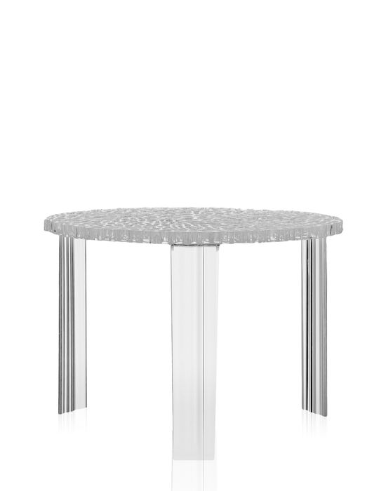 Freigestellter Kartell T-table Beistelltisch aus transparentem Kunststoff mit runder Tischplatte und drei Beinen.