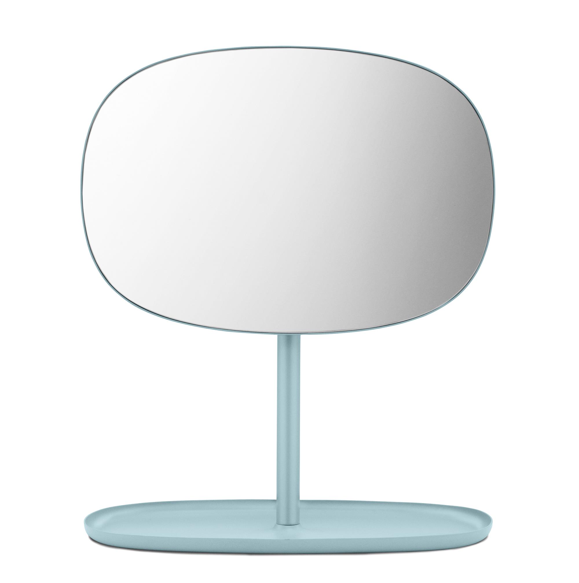 Normann Copenhagen Flip Spiegel in Hellblau, moderner Tischspiegel mit ovalem Spiegelglas und Ablage für Kosmetik.