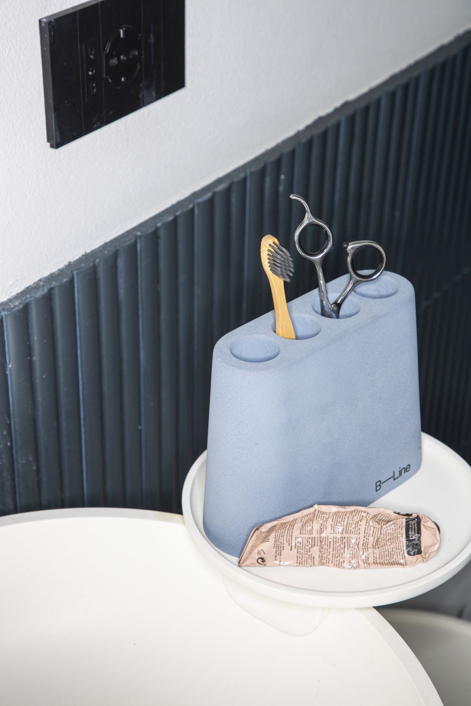 Aki Jr-pennenhouder van cement B-Line