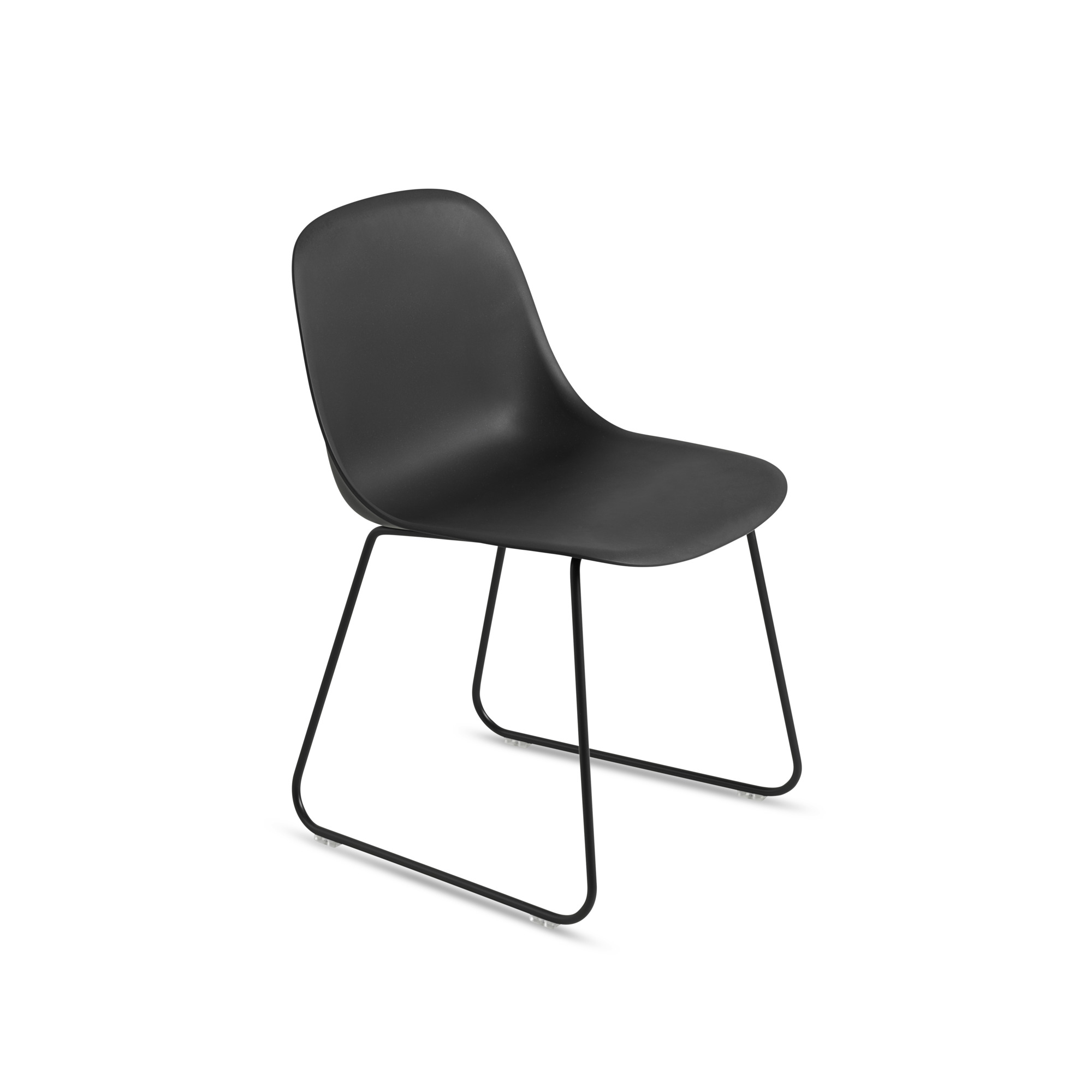 Schwarzer Fiber Side Chair von Muuto mit Kufengestell, moderner Stuhl für Esszimmer und Büro.
